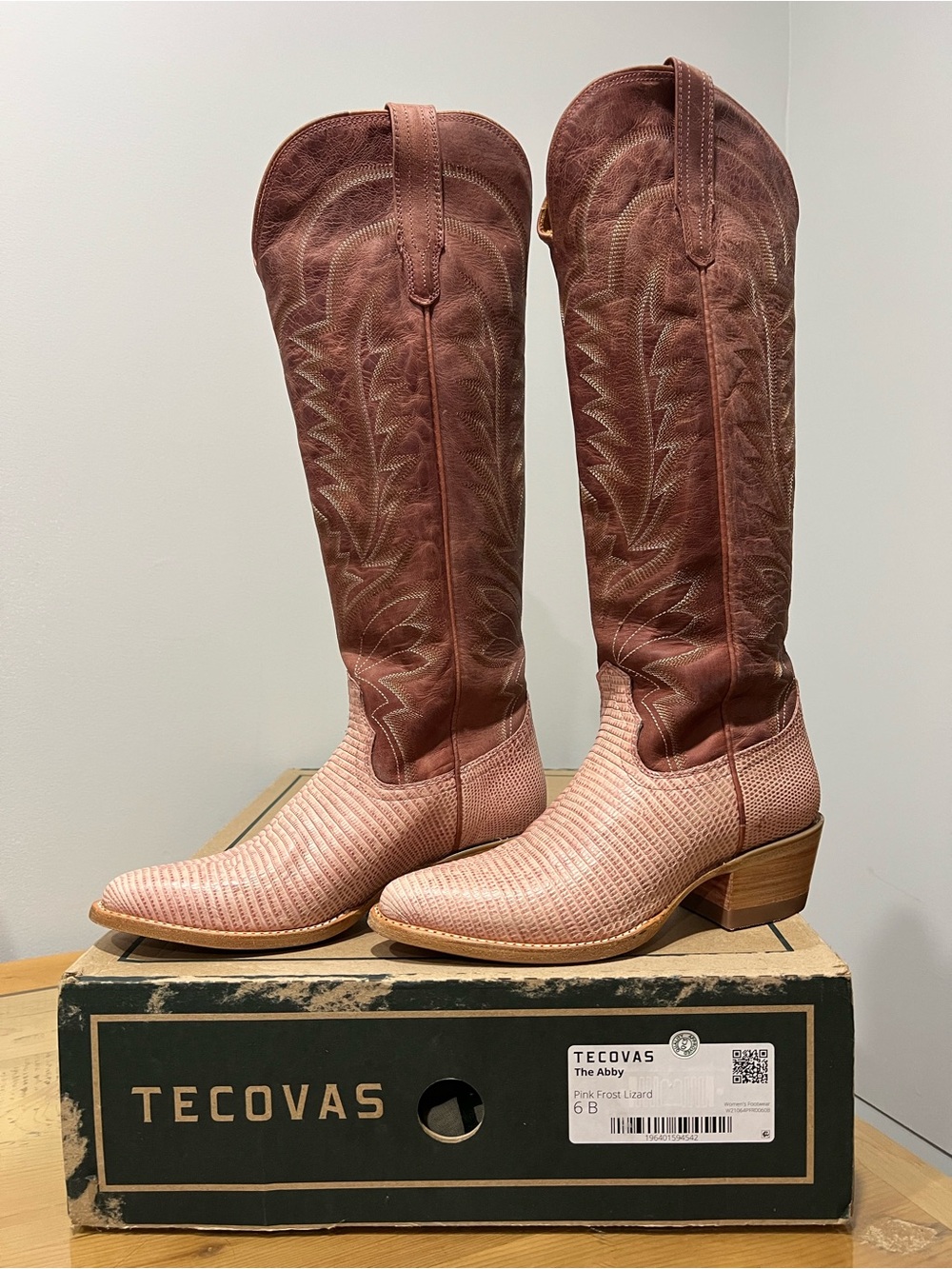 Tecovas The Abby Western Heeled Boots in Pink Frost lizard US 6